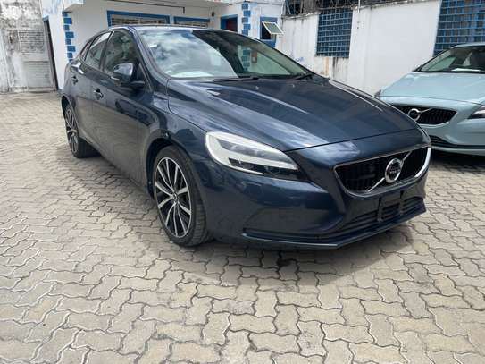 Volvo v40 diesel 2000cc image 2