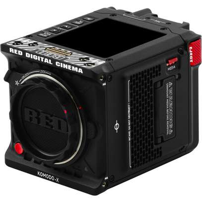 RED DIGITAL CINEMA KOMODO-X 6K Digital Cinema Camera image 2