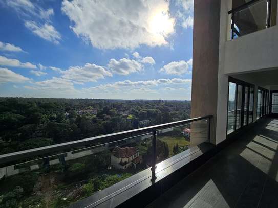 4 Bed Apartment with En Suite in Parklands image 3
