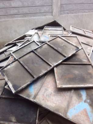 METALLIC TRAPPERS FOR HIRE AND SALE(4x2ft) image 2