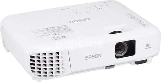 EPSON EB E10 image 1