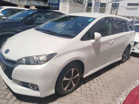 Toyota wish white colour on sale image 5
