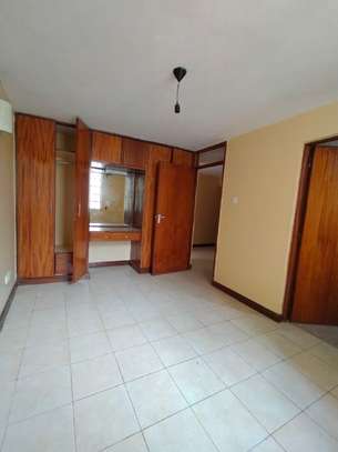 3 Bed Apartment with En Suite in Kilimani image 2