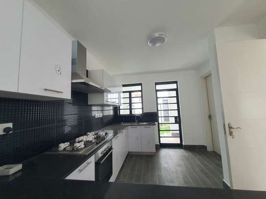 5 Bed Townhouse with En Suite at Five Star Road image 20