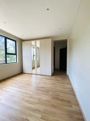 5 Bed Villa with En Suite at Manyani Road image 1