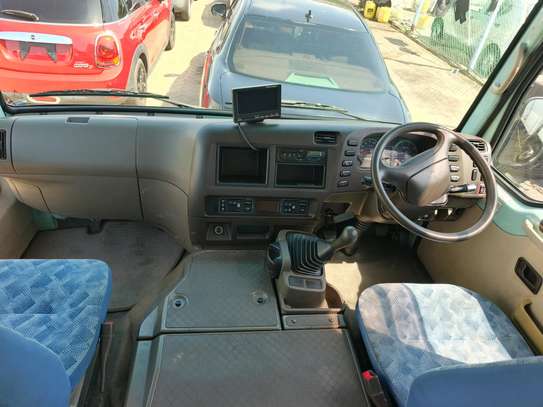 Mitsubishi Rosa manual diesel image 3