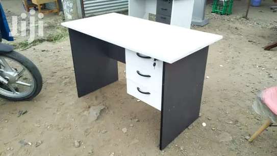 Top quality very strong and durable office desks image 6