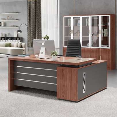 1.6m Executive Desk with Attached Storage Shelf image 9