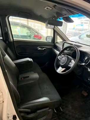 Daihatsu move image 7