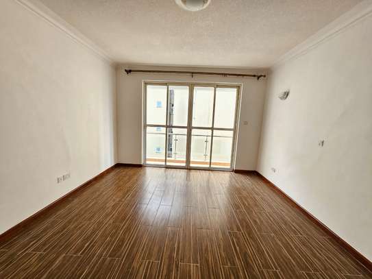 3 Bed Apartment with En Suite in Riverside image 7