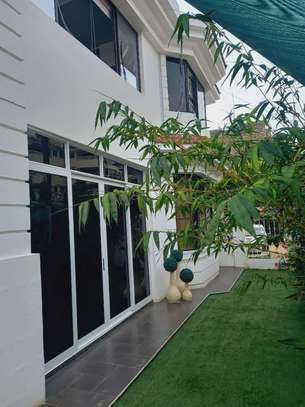 5 Bed House with En Suite in Nyali Area image 6