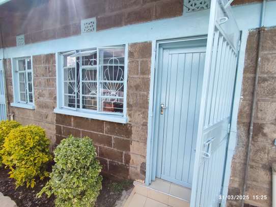 STUDIO APARTMENT TO LET image 9
