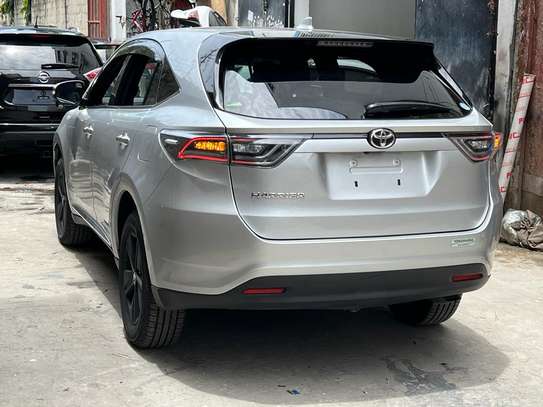 TOYOTA HARRIER (SILVER COLOUR) image 5
