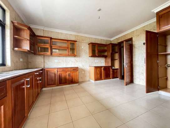 3 Bed Apartment with En Suite in Lavington image 16