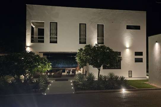 4 Bed Villa with En Suite in Diani image 4