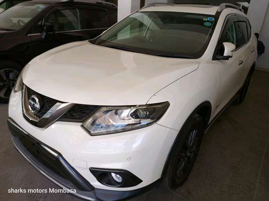 NISSAN X-TRAIL HYBRID WITH SUNROOF image 7