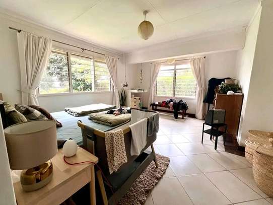 4 Bed House with En Suite at Loresho Crescent image 8