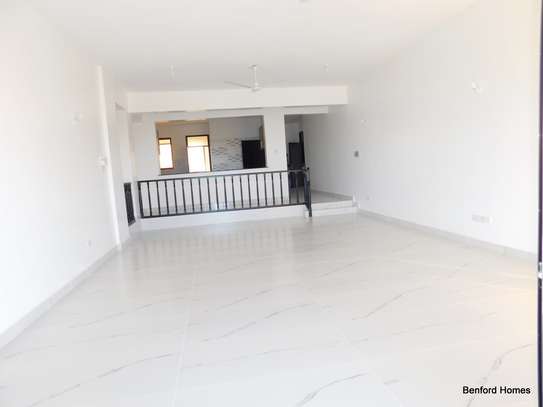 4 Bed Apartment with En Suite in Nyali Area image 15