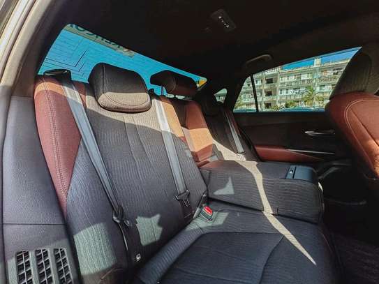 Toyota Crown Rs hybrid 2018 Sport image 6