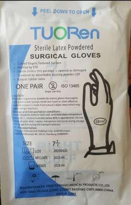 Sterile Latex powdered Surgical Gloves image 3