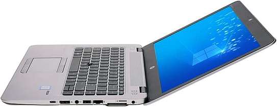 HP EliteBook 820 image 3
