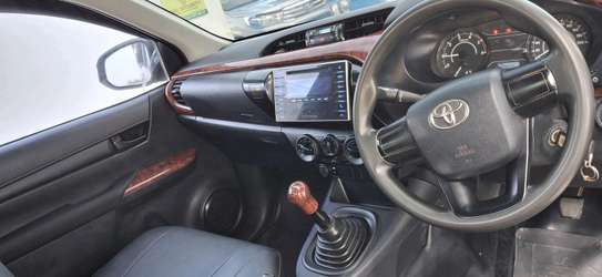 TOYOTA Hilux image 1