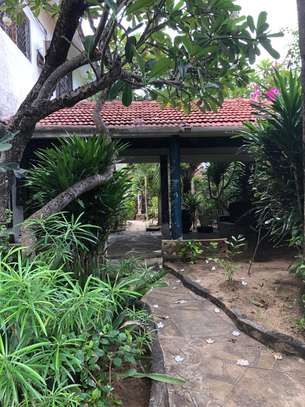 5 Bed Villa with En Suite in Malindi image 33