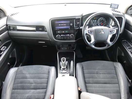 MITSUBISHI OUTLANDER (HIRE PURCHASE ACCEPTED) image 5