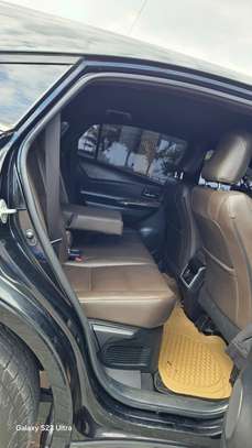 Toyota Harrier KDG image 5