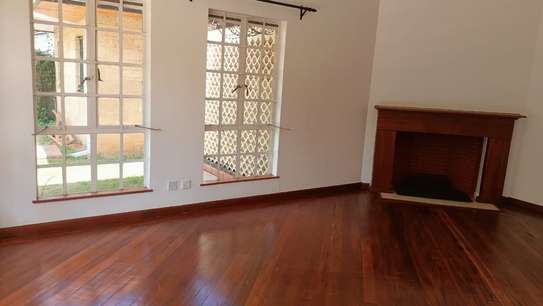 5 Bed Townhouse with En Suite in Nyari image 15