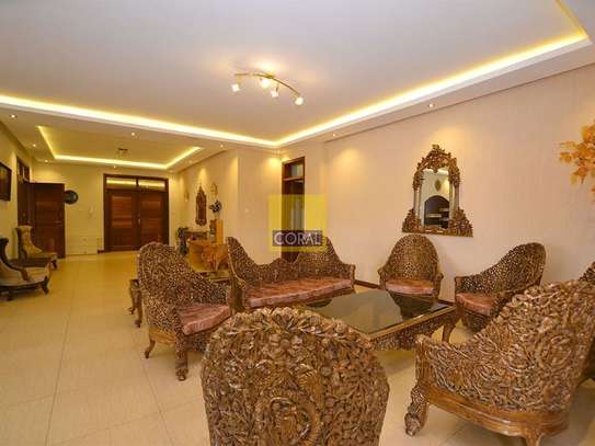 4 Bed Apartment with En Suite in Riverside image 8