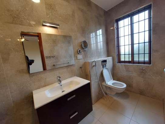 9 Bed House with En Suite at Glory Road image 15