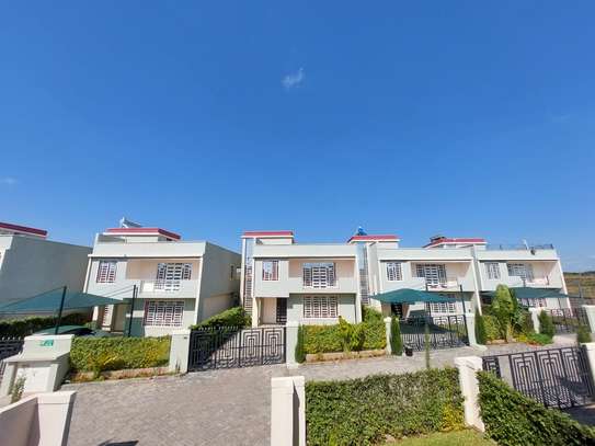 4 Bed Villa with En Suite at Muigai image 1