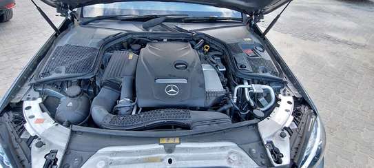 Mercedes Benz C200 car image 6