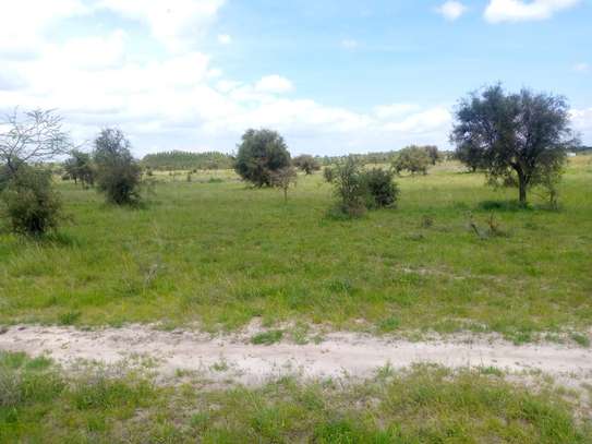 3.5 Acres In Malili Along Mombasa Road Is On Quick Sale image 1