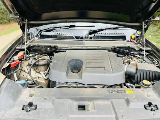 LAND ROVER DEFENDER image 12