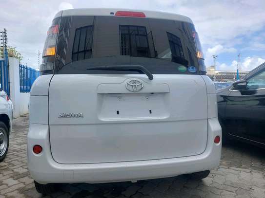 Toyota sienta old shape 2015 model image 10