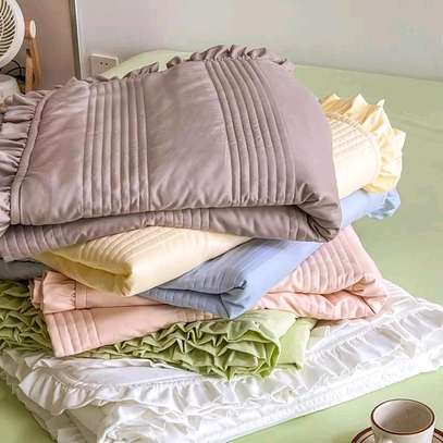 *Fashionable Bedspread Cover image 2