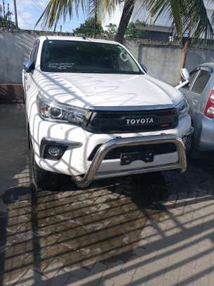 Toyota Hilux Double cabin image 8
