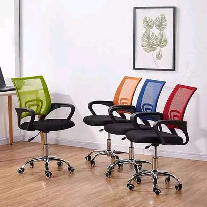 Adjustable swivel office chair E2 image 1