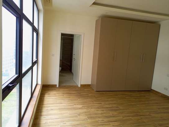 Serviced 4 Bed Apartment with En Suite in Riverside image 9