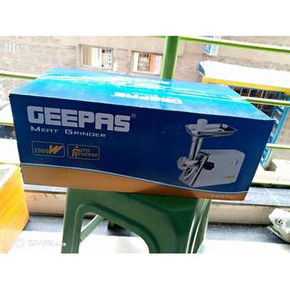 Geepas Electric Meat Mincer image 3