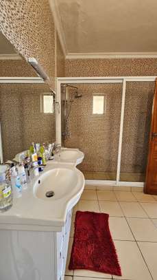 3 Bed Apartment with En Suite in Kileleshwa image 37