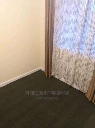 Modern quality Wall to wall carpet image 3