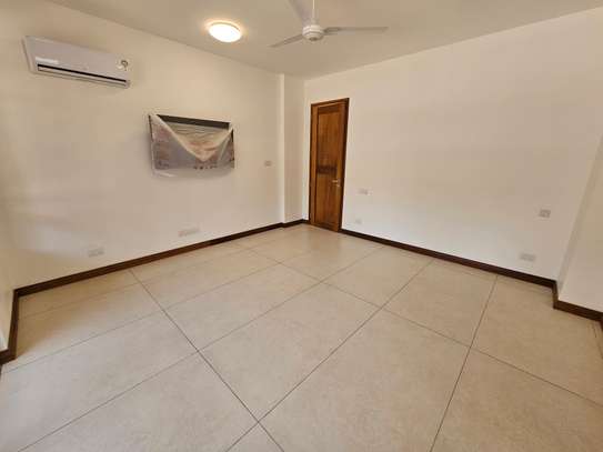 4 Bed Apartment with En Suite in Nyali Area image 10