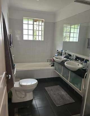 3 Bed House with En Suite in Rosslyn image 2
