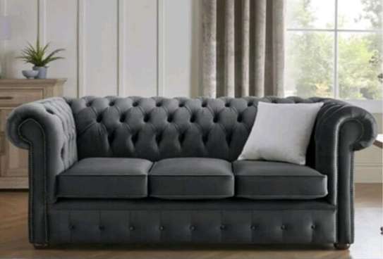 3-seater grey chesterfield Sofa image 1