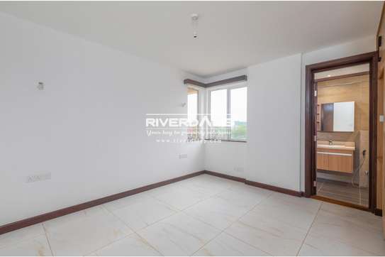 2 Bed Apartment with En Suite in General Mathenge image 7