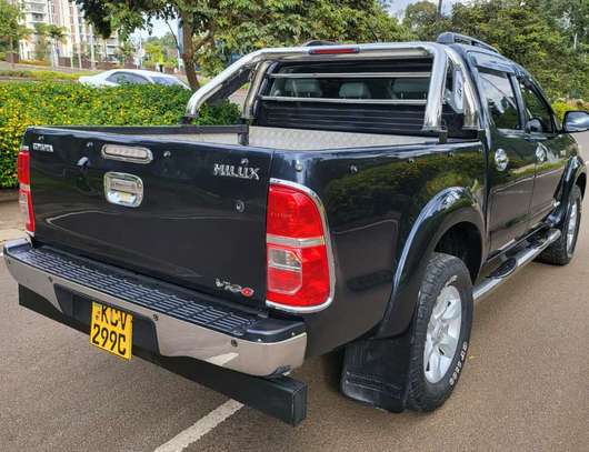 TOYOTA HILUX INVISIBLE IN EXCELLENT CONDITION image 3