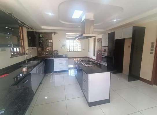 5 Bed House with En Suite in Runda image 9
